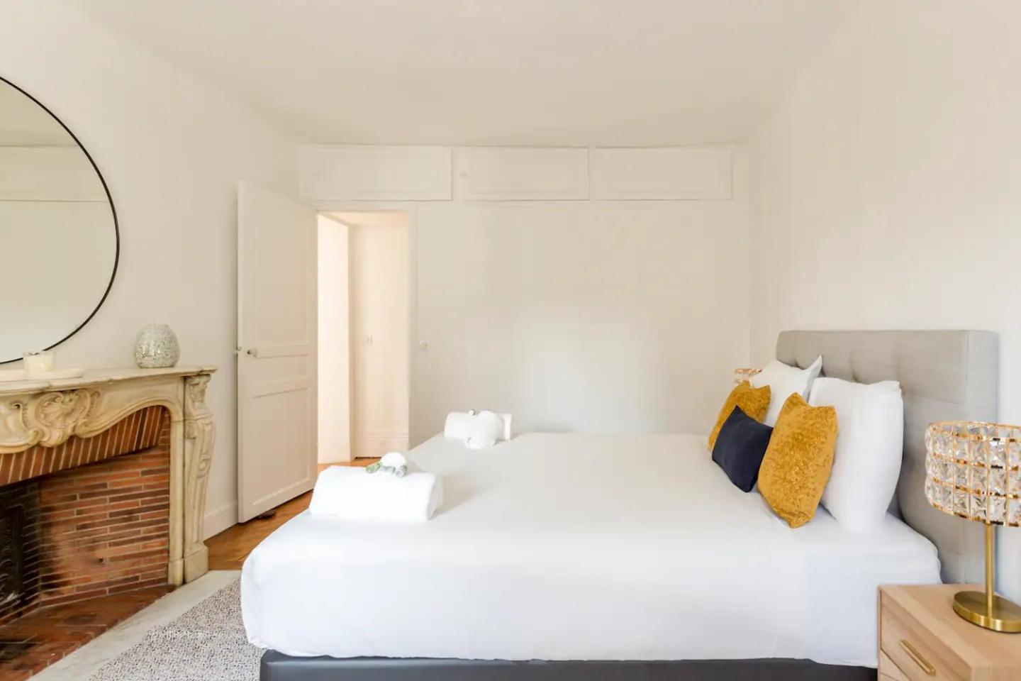 8P - 3Br Le Marais Spacious - Central - Historic Apt Paris Exteriör bild
