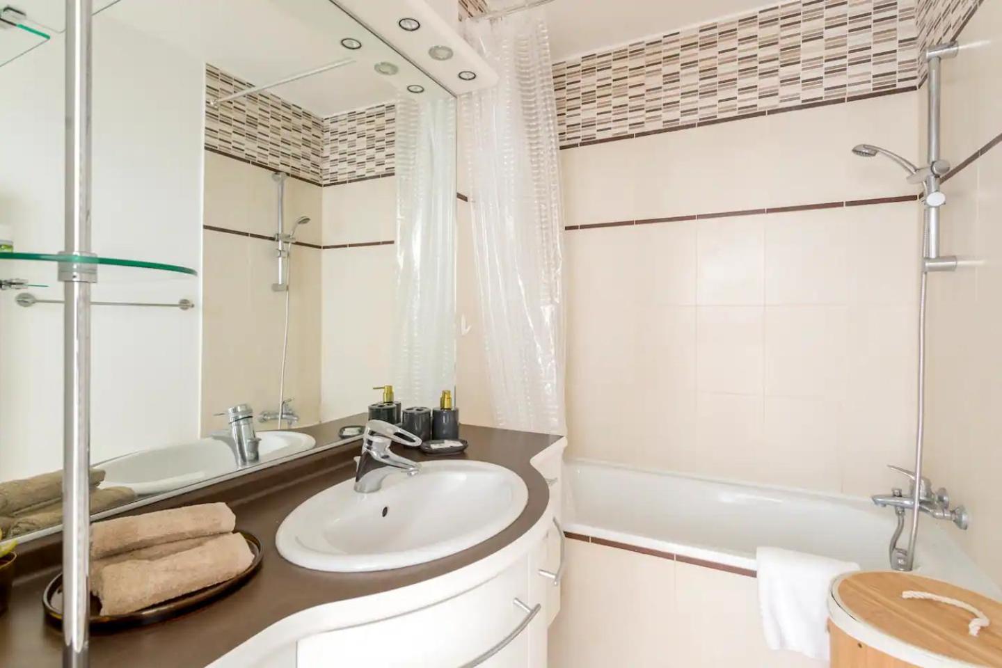 8P - 3Br Le Marais Spacious - Central - Historic Apt Paris Exteriör bild